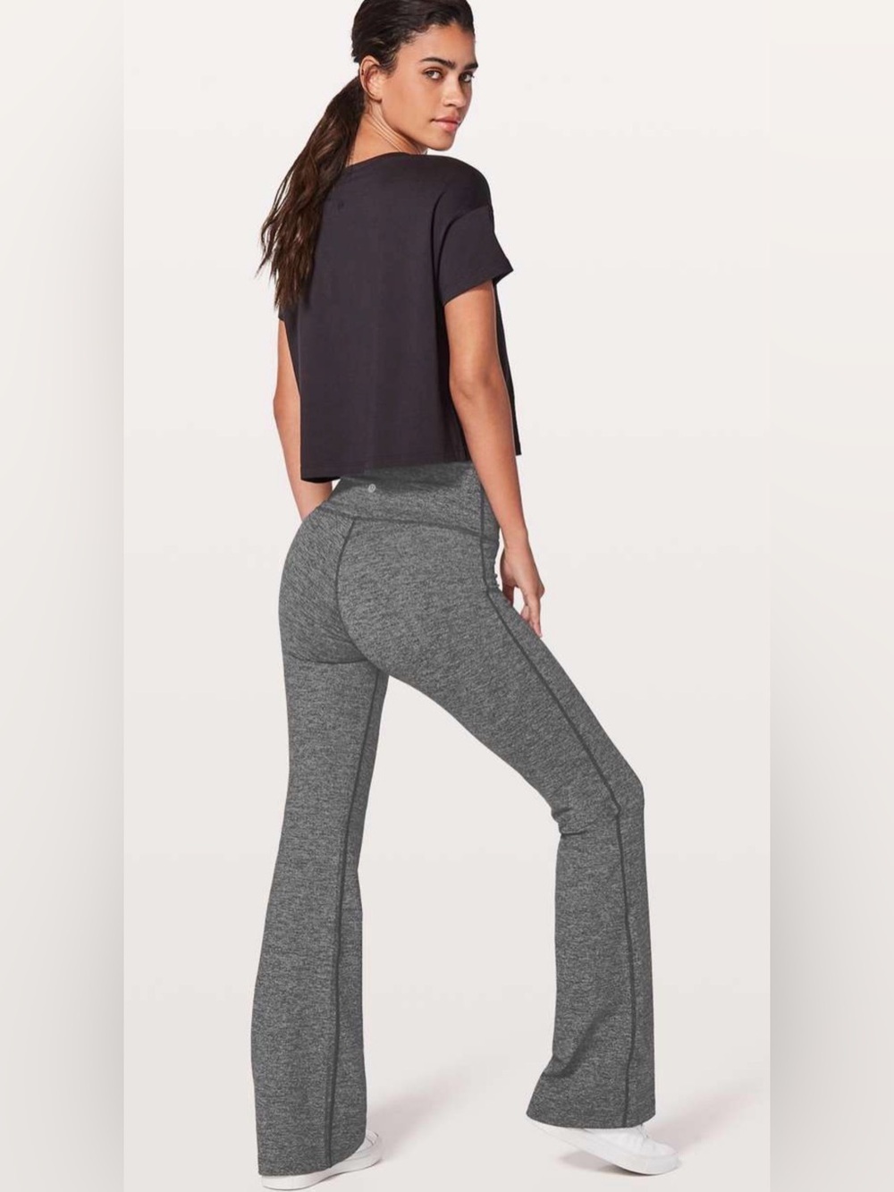 Lululemon Throw Back Pant *32.5"
Heathered Black✨
